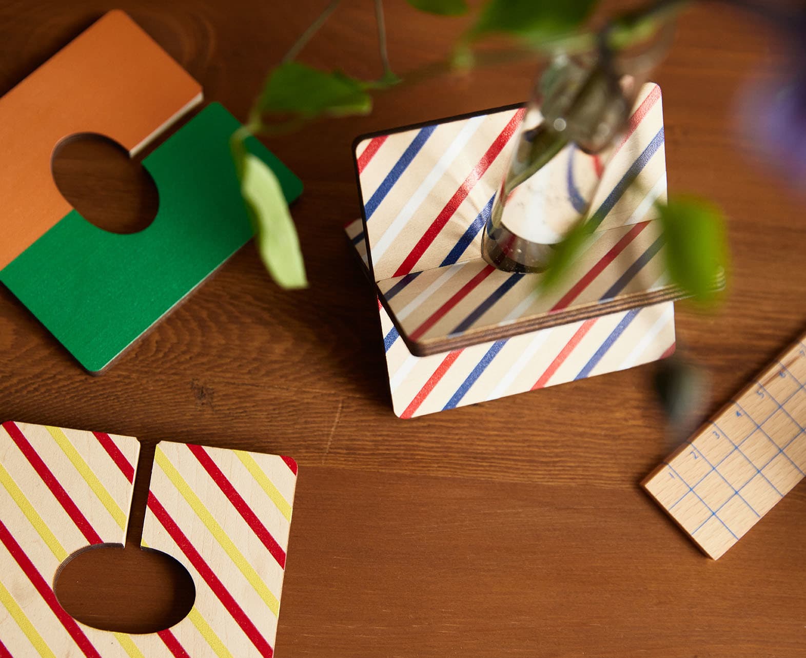 クレイ　フラワー立て　clay flowertate 花瓶　一輪挿し